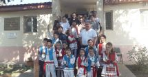 Stire din Cultură-Educație : Elevii Liceului Poarta Albă, în vizită la vârstnicii de la Centrul de Îngrijire