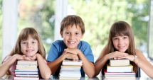 Stire din Cultură-Educație : Vacanța de vară, în funcție de zona geografică. Când vor începe școala  elevii moldoveni, munteni și transilvăneni