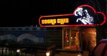 Stire din Cultură-Educație : "Elvis" aduce magia rock&roll-ului  în Doors Club