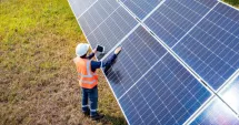 Stire din Economie : Soarele produce la prânz, factura vine seara! Paradoxul energiei verzi în România