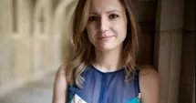 Stire din Actualitate : Profesoara româncă rupe tăcerea despre legătura sa cu Jeffrey Epstein: "Aș vrea să nu-l fi cunoscut niciodată"