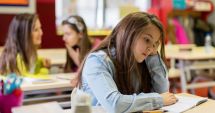 Stire din Cultură-Educație : "Unii profesori le vor da note de trecere elevilor numai ca să scape de ei!"