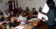 Stire din Cultură-Educație : Evaluarea Națională 2015 începe cu limba și literatura română