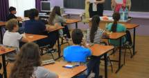 Stire din Cultură-Educație : Matematica, între fericire și descumpănire: "A fost atât de ușor încât va ploua cu 10"