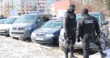 Stire din Eveniment : Descinderi cu mascați  într-un dosar de evaziune fiscală