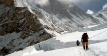 Stire din Actualitate : Alpinist celebru, găsit mort pe Everest
