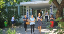 Stire din Cultură-Educație : Au dat bir cu fugiții de la examenul de definitivat! Mulți profesori, absenți ori retrași în timpul probei