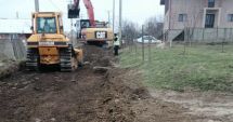 Stire din Eveniment : Polițiști amenințați de un bărbat cu excavatorul, când aceștia îi cercetau fratele minor