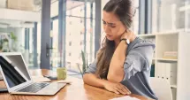Stire din Sănătate : Umeri înțepeniți? Cum vă recăpătați mobilitatea cu exerciții simple