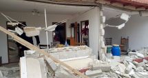 Stire din Eveniment : Locuință distrusă de explozie. O victimă, transportată la București