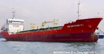 Stire din Economie : Explozie pe un tanc petrolier. Un marinar a dispărut