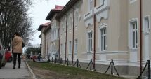 Stire din Cultură-Educație : Dr. Corina Vicolov expune la Muzeul Marinei
