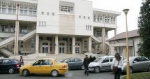 Stire din Cultură-Educație : Expoziţie caritabilă la Biblioteca Judeţeană