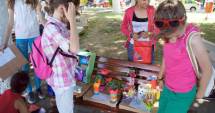 Stire din Social : Expoziție de deșeuri reciclabile, în parcul Teatrului Național