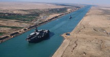 Stire din Economie : Extinderea Canalului Suez  va relansa traficul  din portul Constanța