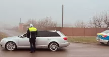 Stire din Eveniment : A crezut că scapă din nou! Șofer arestat după ce a fost prins a treia oară fără permis