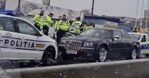 Stire din Eveniment : O NOUĂ URMĂRIRE ÎN TRAFIC! Tânăr drogat şi fără permis, baricadat în mașină! Poliția l-a scos cu forța!
