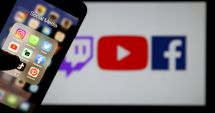 Stire din Actualitate : Vremuri grele pentru conspiraționiști: YouTube elimină orice conținut anti-vaccin, dacă vaccinul este autorizat