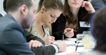 Stire din Social : Facilități pentru patronii care angajează elevi și studenți