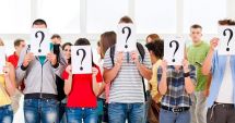 Stire din Social : Făcuți praf! "Sunt niște lingăi, repetenți, aflați încă în școală la 40 de ani"