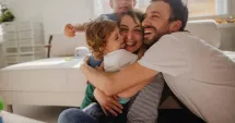Stire din Social : Proiect de lege revoluționar: părinții cu doi copii ar putea scăpa de impozitul pe venit