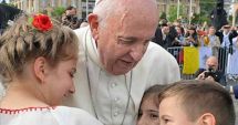 Stire din Eveniment : Ce simbol din România a fost pus în sicriul Suveranului Pontif. ”O amintire care rămâne alături de Papa Francisc până în ziua de apoi”