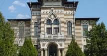 Stire din Cultură-Educație : Fațada Muzeului  de Artă Populară  are nevoie de reabilitare