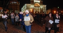Stire din Eveniment : PROTESTE LA CONSTANȚA și în toată țara /  "Nu suntem o nație de hoți!" Grațierea condamnaților pentru trafic de influență scoate oamenii în stradă