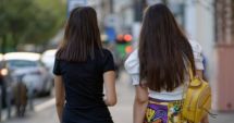 Stire din Actualitate : Este ALERTĂ în Bucureşti! Bărbat care înțeapă femeile pe stradă, căutat de poliţişti