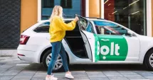 Stire din Eveniment : La un pas să fie răpită de şofer de Bolt. Femeia a sărit din mașină din mers