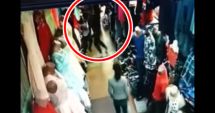 Stire din Eveniment : Scene violente într-un magazin! O vânzătoare, bătută cu sălbăticie de o clientă