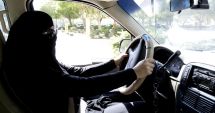 Stire din Actualitate : MOMENT ISTORIC! Arabia Saudită a început să schimbe semnele rutiere pentru a le adapta la șoferițe