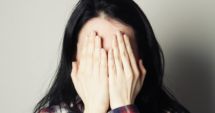 Stire din Eveniment : Bătută și amenințată că va fi călcată cu mașina, de tatăl unei colege de clasă