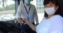 Stire din Social : O femeie curajoasă la volanul autobuzului CT BUS. A schimbat meseria la 53 de ani!