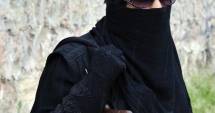 Stire din Actualitate : O islamistă kamikaze a refuzat să se detoneze, după ce și-a văzut familia printre condamnați