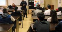 Stire din Eveniment : Elevii de la Colegiul "Mircea", consiliați de experții antidrog