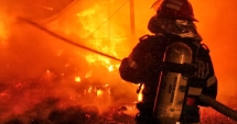 Stire din Eveniment : CASĂ MISTUITĂ DE FLĂCĂRI, LA CONSTANȚA. UN BĂRBAT A ARS DE VIU
