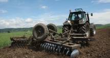 Stire din Economie : Ce condiții trebuie să îndeplinească fermele pentru a primi stimulente mai mari