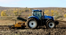 Stire din Economie : Fermierii dobrogeni seamănă grânele în praf și-n pulbere