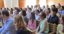 Stire din Cultură-Educație : O nouă ediție  a Festivalului "Aplauz", organizat de Colegiul "Mircea"