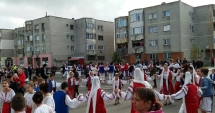 Stire din Cultură-Educație : Festivalul "Rădăcini comune" dovedește valoarea portului dobrogean