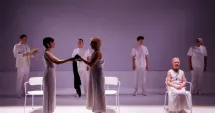 Stire din Cultură-Educație : Teatrul de Stat Constanța intră în sezonul marilor festivaluri naționale. „Incendii” ajunge la Piatra Neamț și Sibiu