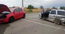 Stire din Eveniment : Accident grav, provocat de un șofer care a întors pe linia continuă
