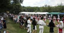 Stire din Cultură-Educație : Fiii satului Vâlcele  se pregătesc de sărbătoare