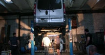 Stire din Eveniment : Contrabandiști prinși în flagrant într-un centru comercial din Constanța, cu 10.000 de pachete cu țigări