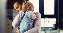 Stire din Social : Furia mămicilor constănțene, potolită cu noi "termene" de inițiatorul programului Bebe Trusou