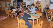 Stire din Cultură-Educație : Înscrierea copiilor la grădiniță: haos, alergătură, hârțoage și mulți nervi!