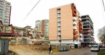 Stire din Social : Îngropați în betoane, pe malul mării. Cum construiesc șmecherii Constanței bloc după bloc