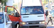 Stire din Eveniment : Capăt de drum pentru "rechinii" cu maxi-taxi? Primăria Constanța va trage microbuzele pe dreapta