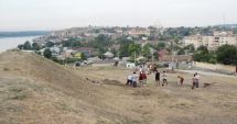 Stire din Social : O fibulă din aur masiv a transformat locuitorii orașului Hârșova în căutători de comori